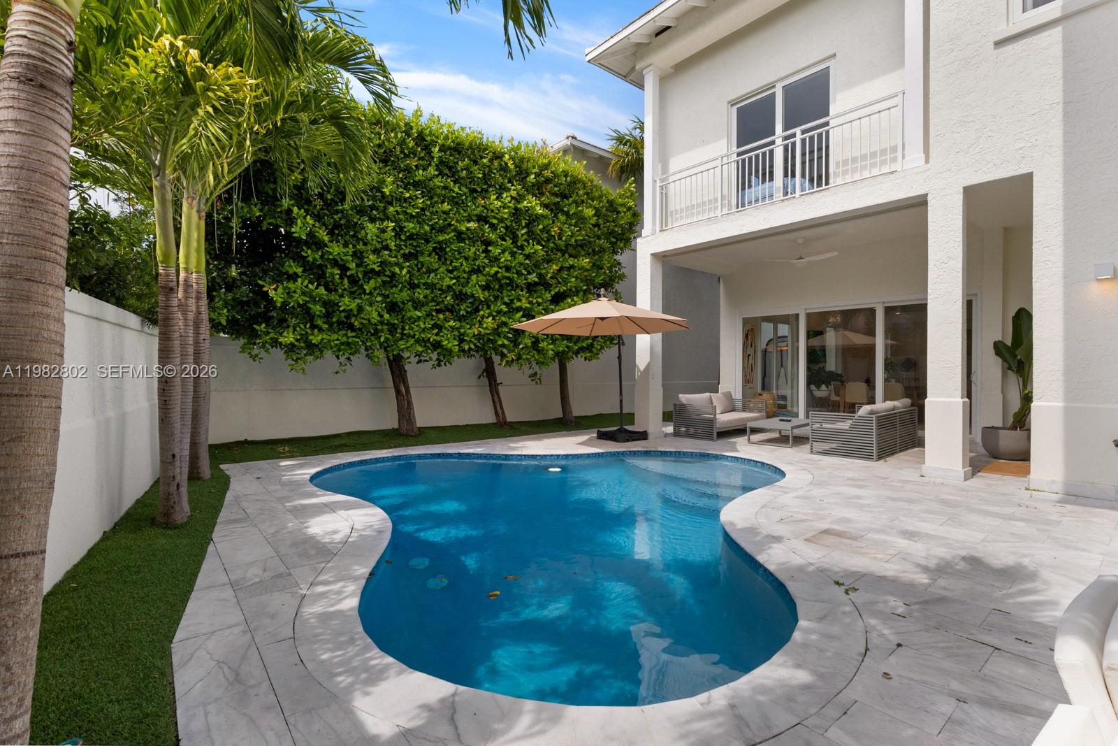 5 Coconut Ln Key Biscayne, FL 33149