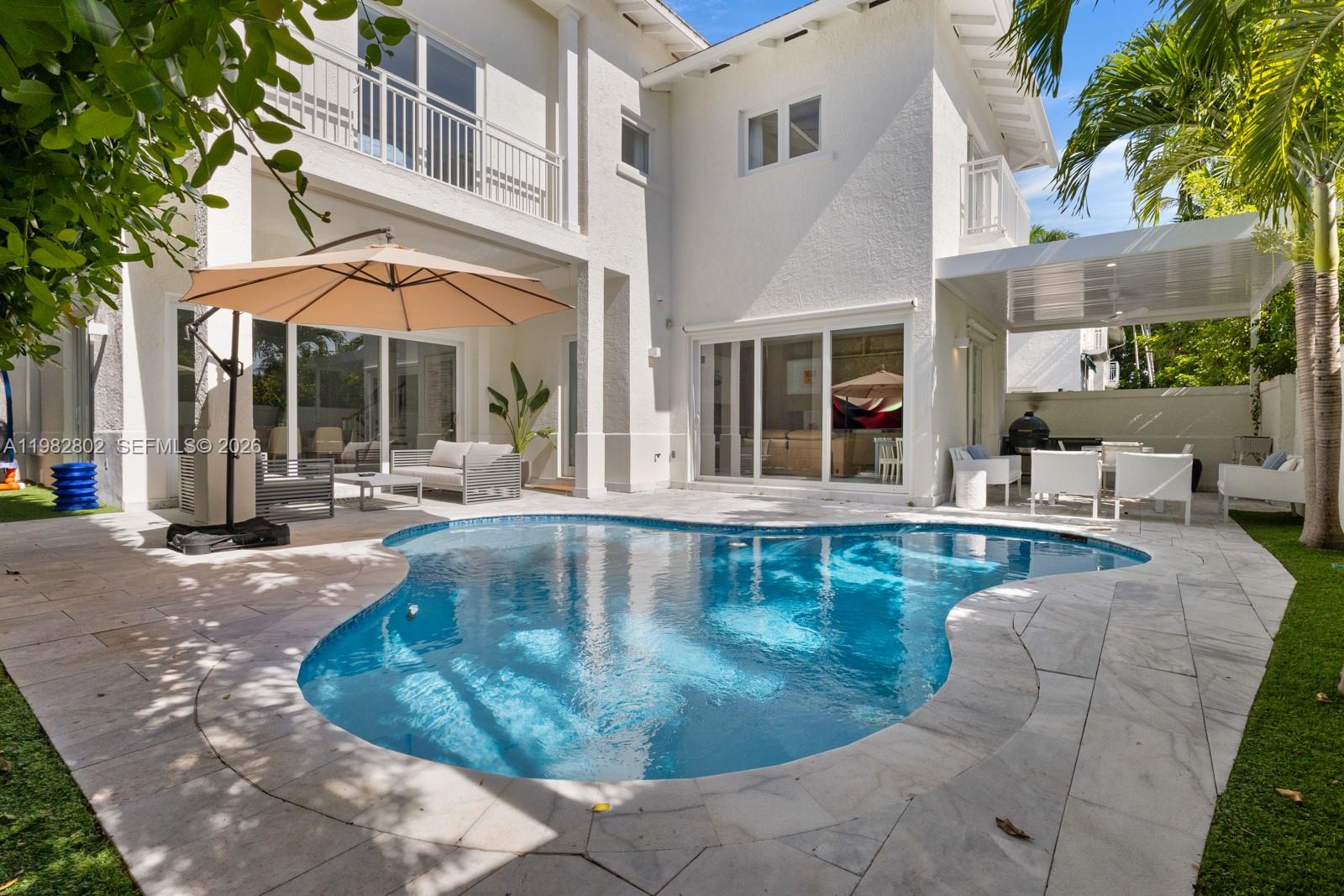 5 Coconut Ln Key Biscayne, FL 33149