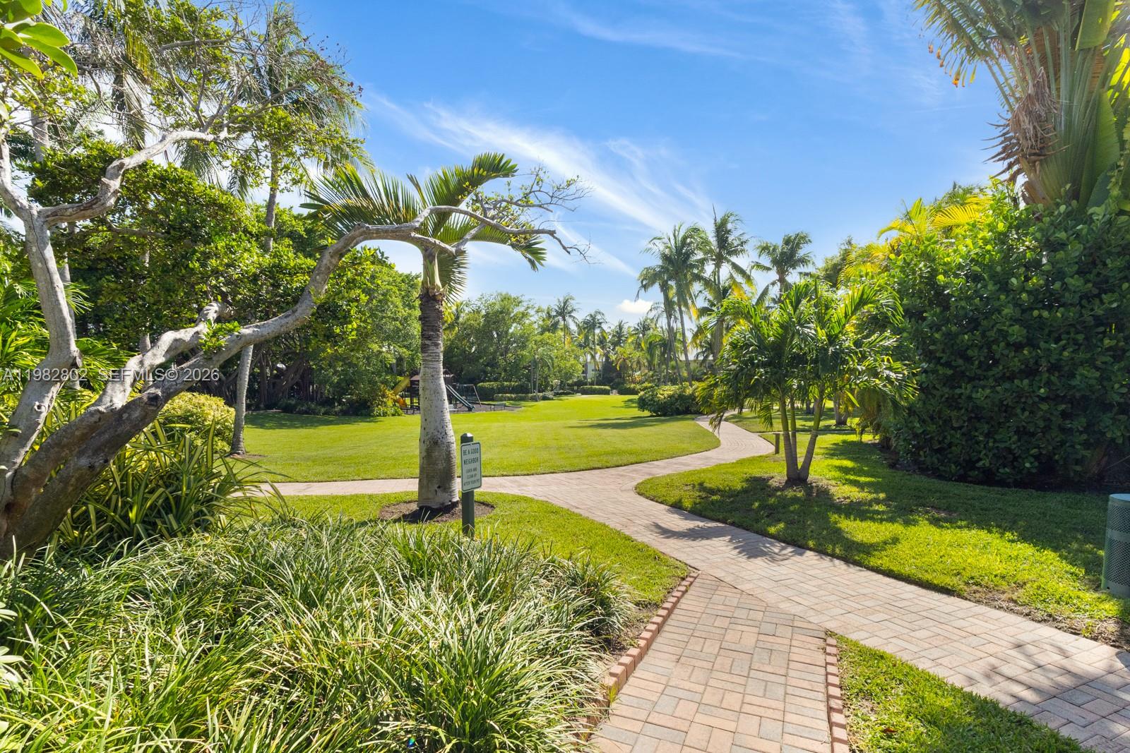 5 Coconut Ln Key Biscayne, FL 33149