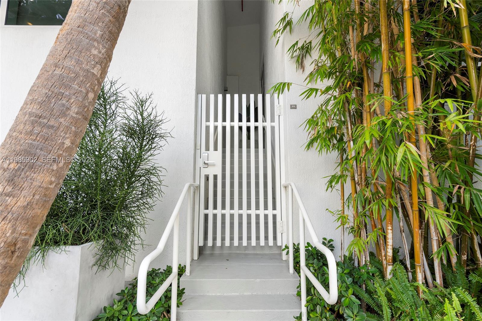 601 NE 27th #TH104 Miami, FL 33137