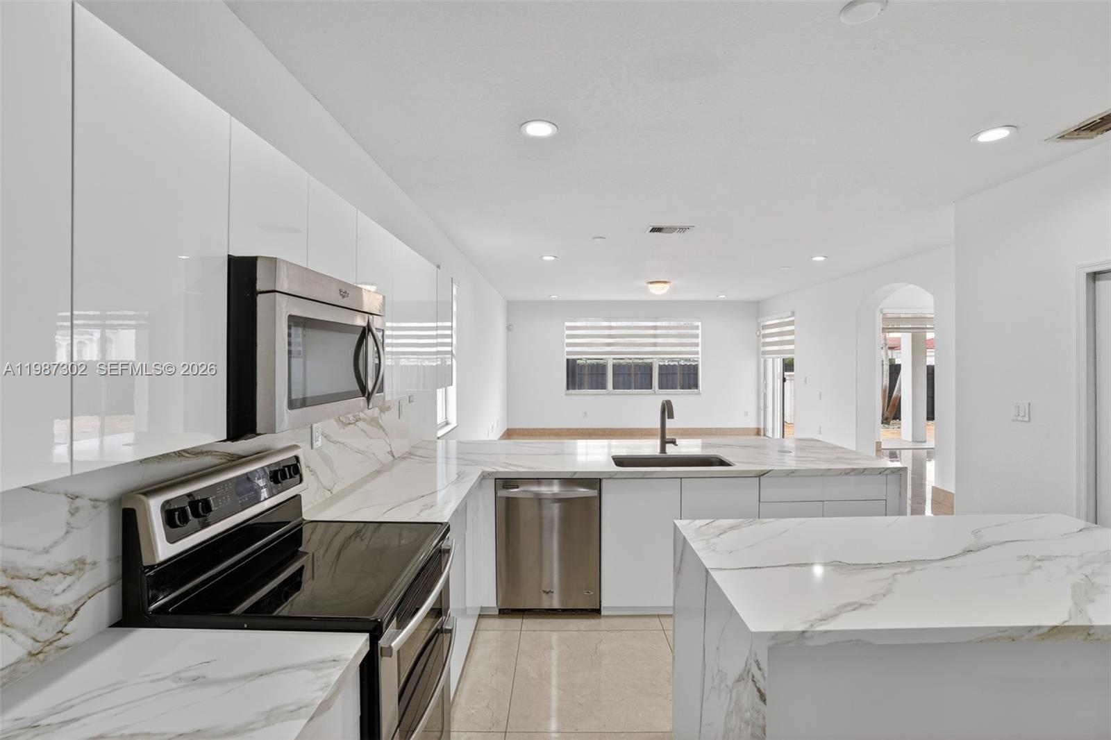 15051 SW 18th Ter Miami, FL 33185