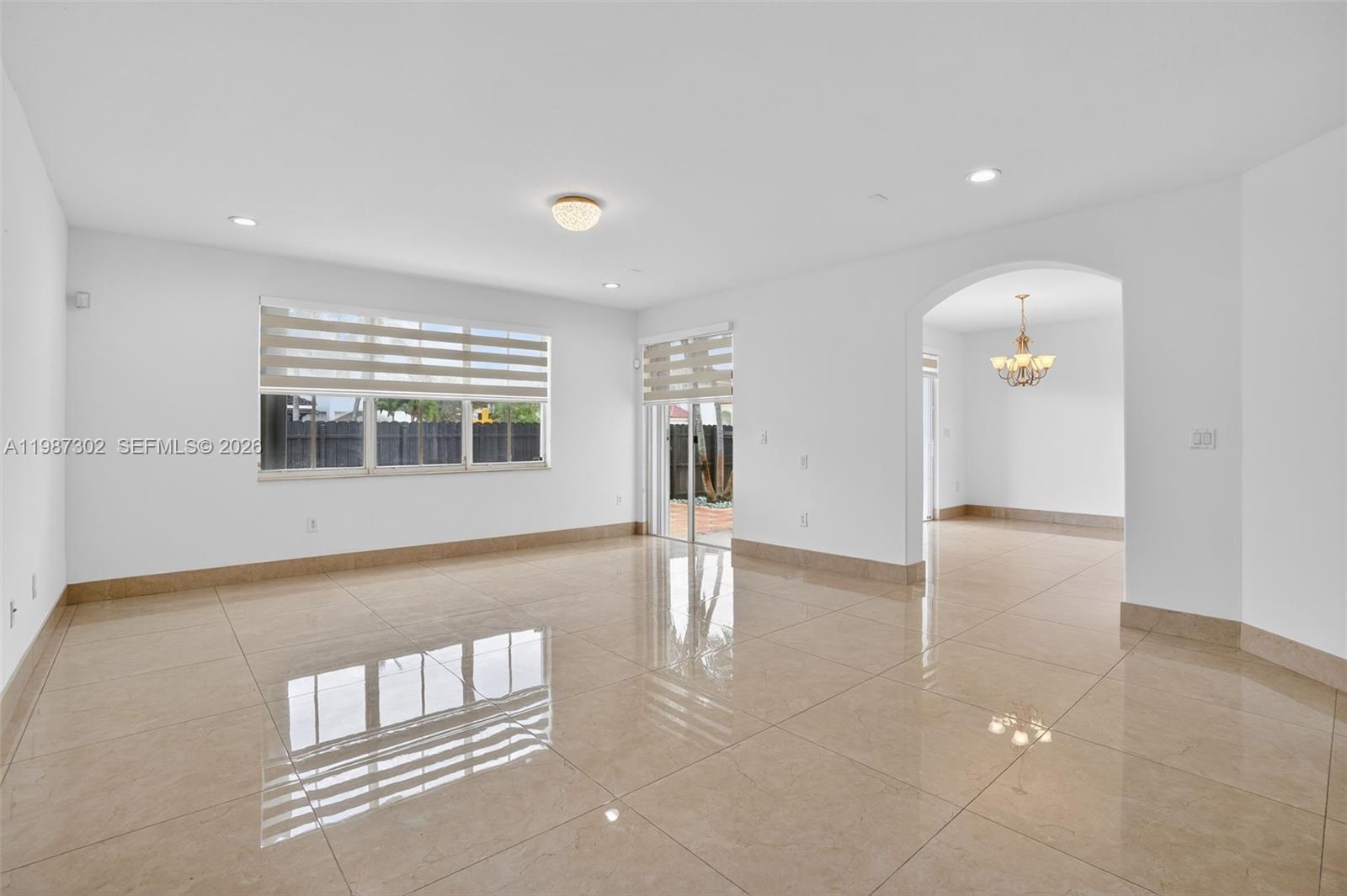 15051 SW 18th Ter Miami, FL 33185