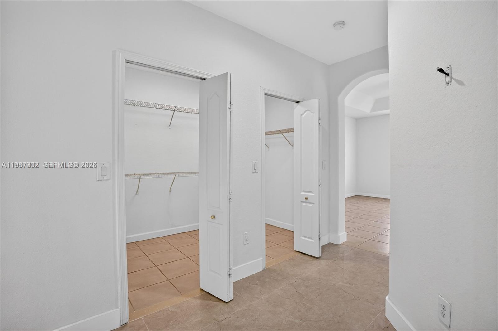 15051 SW 18th Ter Miami, FL 33185