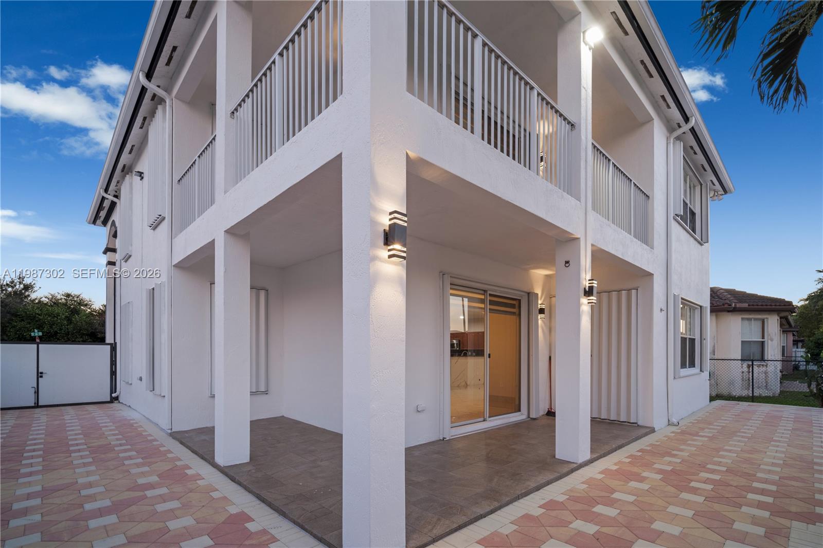 15051 SW 18th Ter Miami, FL 33185