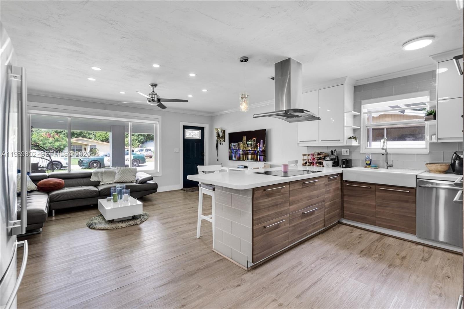 2051 Arcadia Dr Miramar, FL 33023