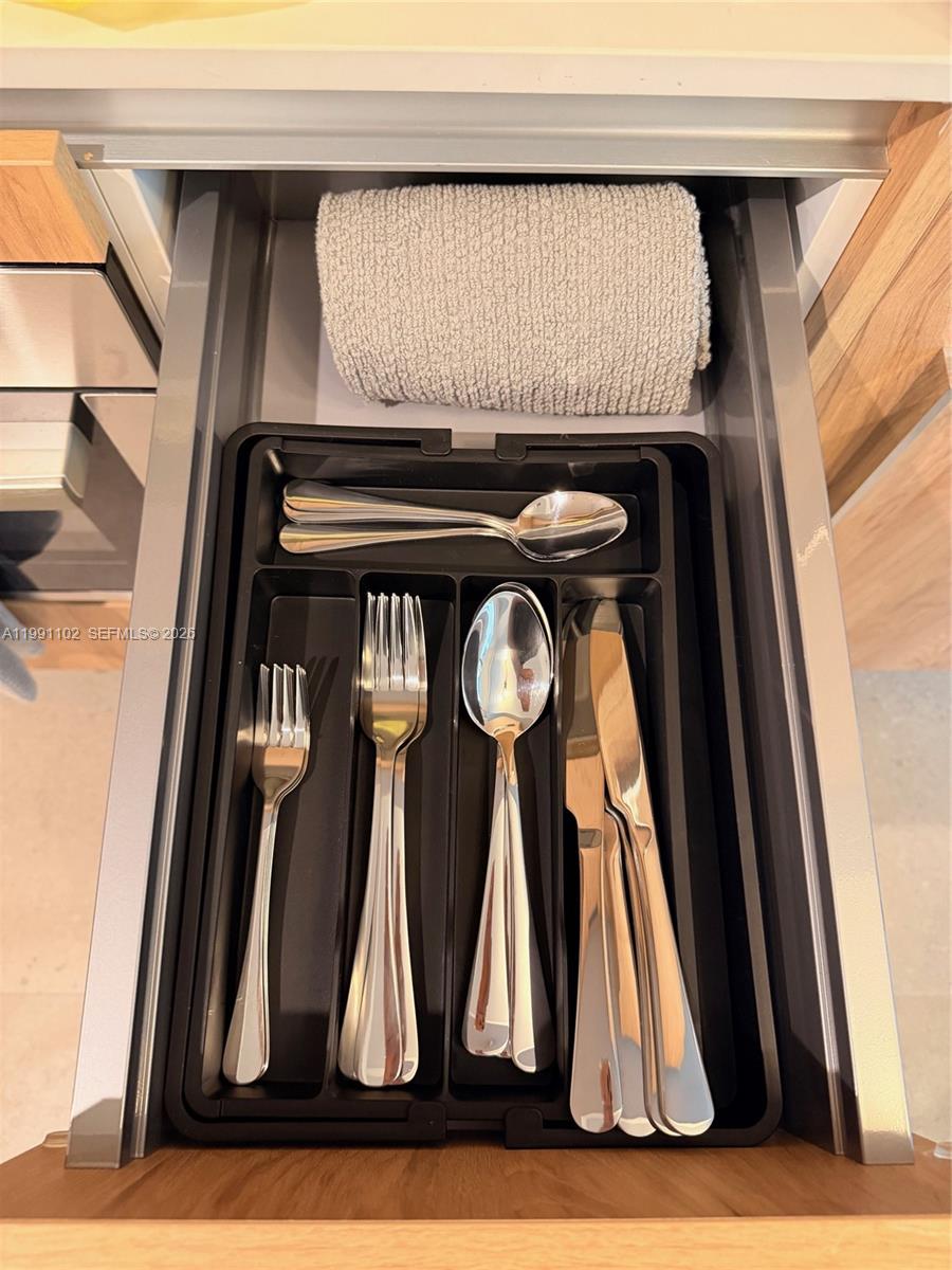 11 NE 6th St #706 Miami, FL 33132