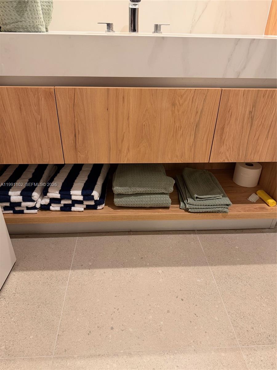 11 NE 6th St #706 Miami, FL 33132