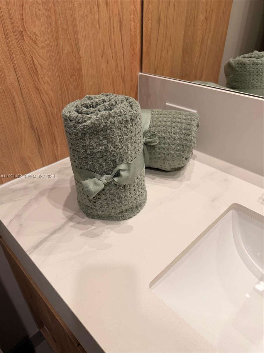 11 NE 6th St #706 Miami, FL 33132