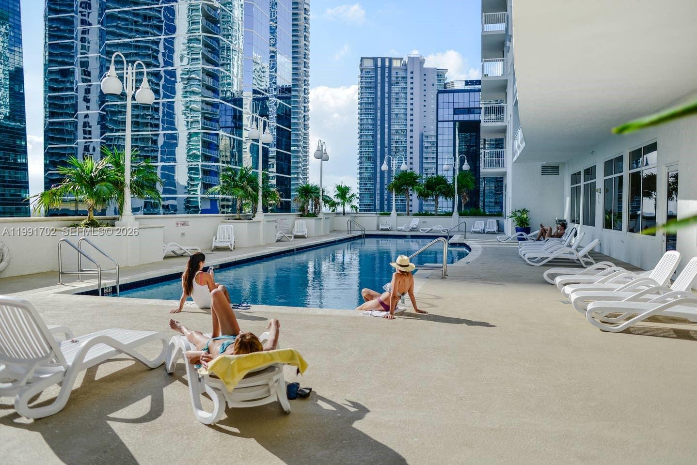 1200 SE Brickell Bay Dr #1707 Miami, FL 33131