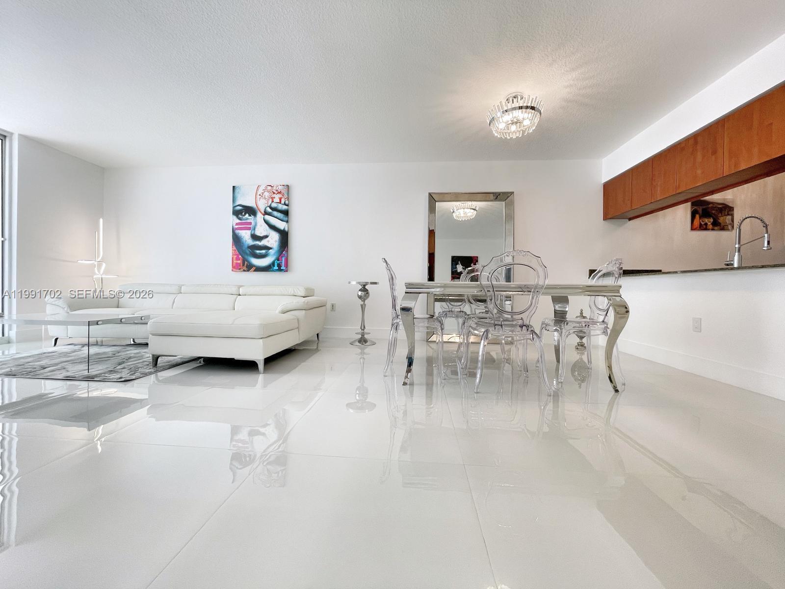 1200 SE Brickell Bay Dr #1707 Miami, FL 33131