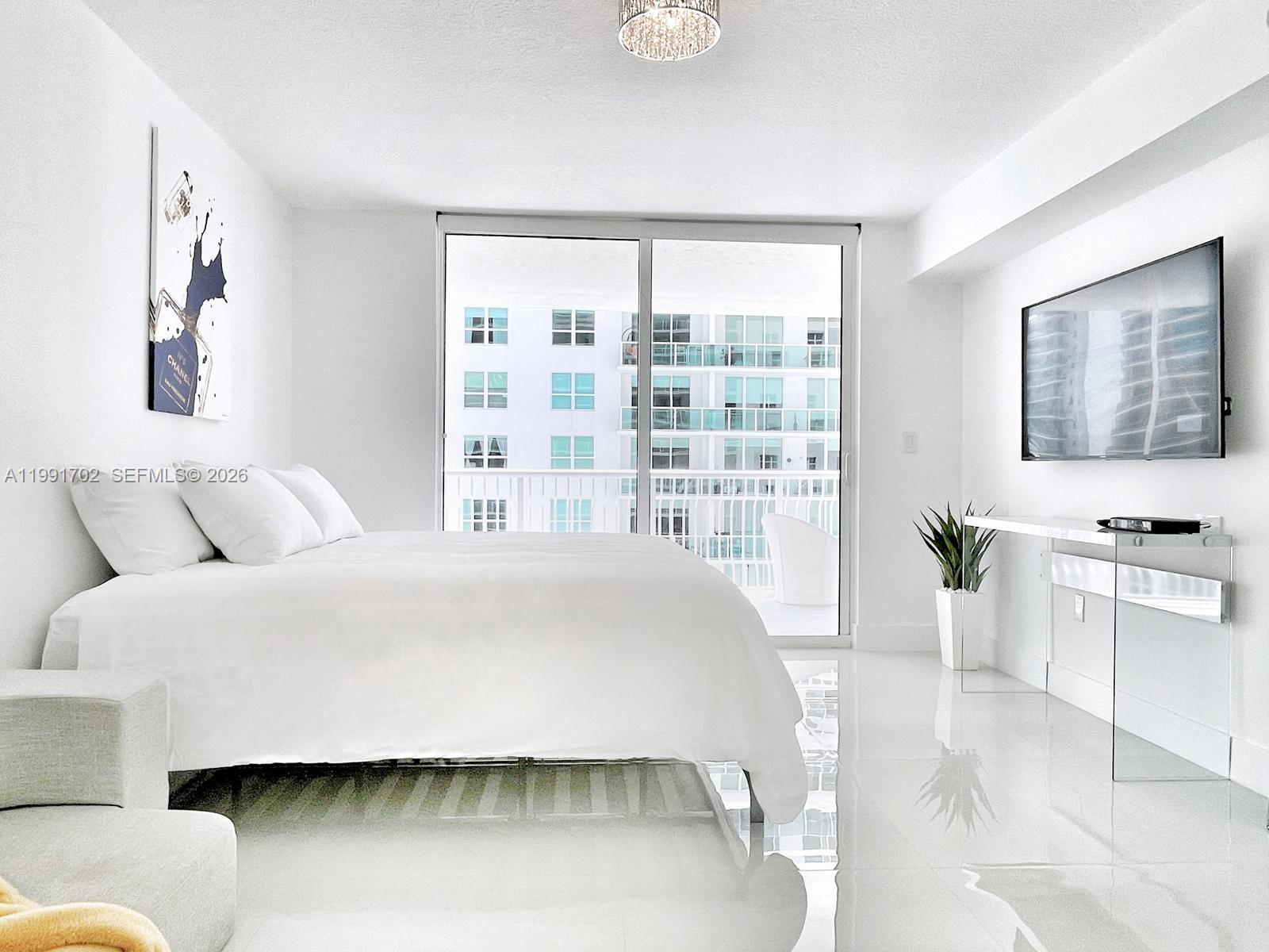 1200 SE Brickell Bay Dr #1707 Miami, FL 33131