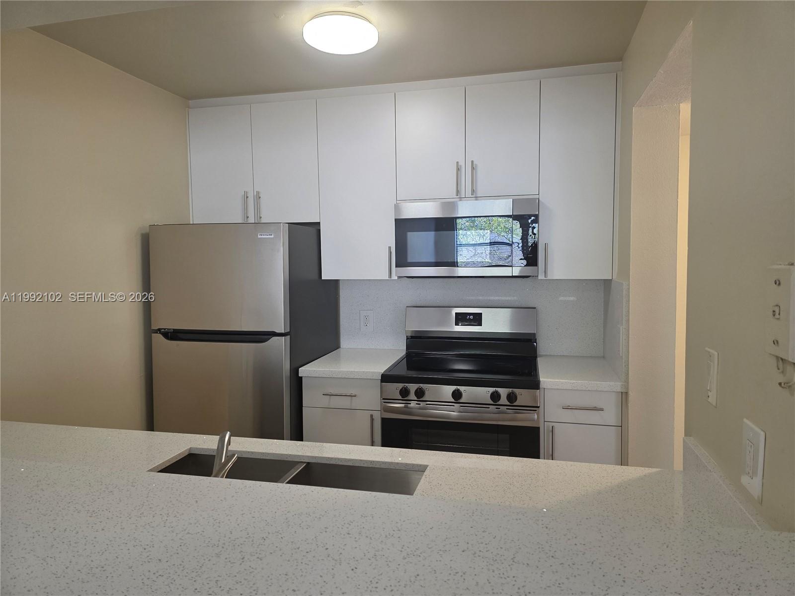 8100 Geneva Ct #432 Doral, FL 33166