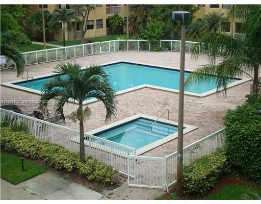 8100 Geneva Ct #432 Doral, FL 33166