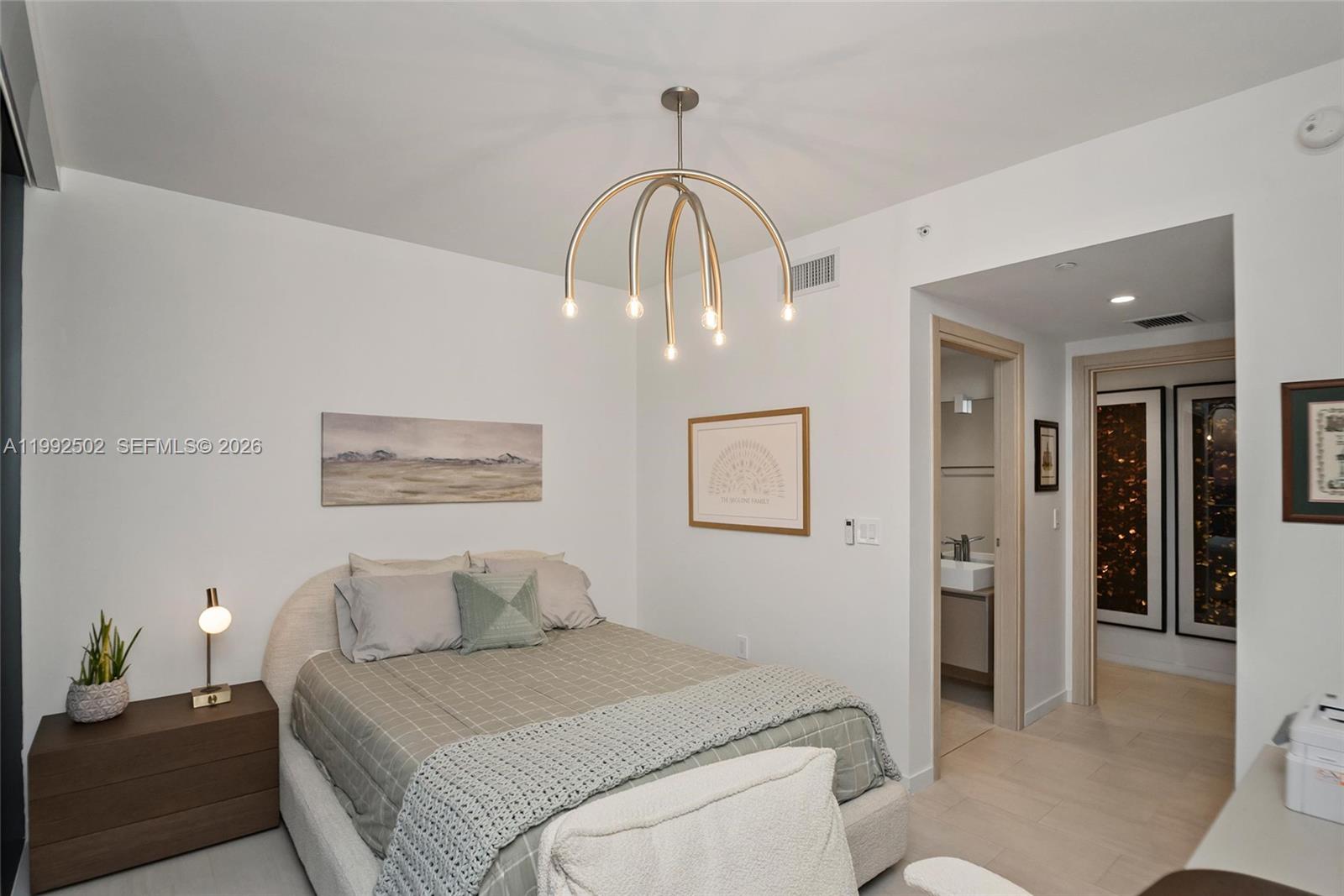 1000 Brickell Plz #3702 Miami, FL 33131