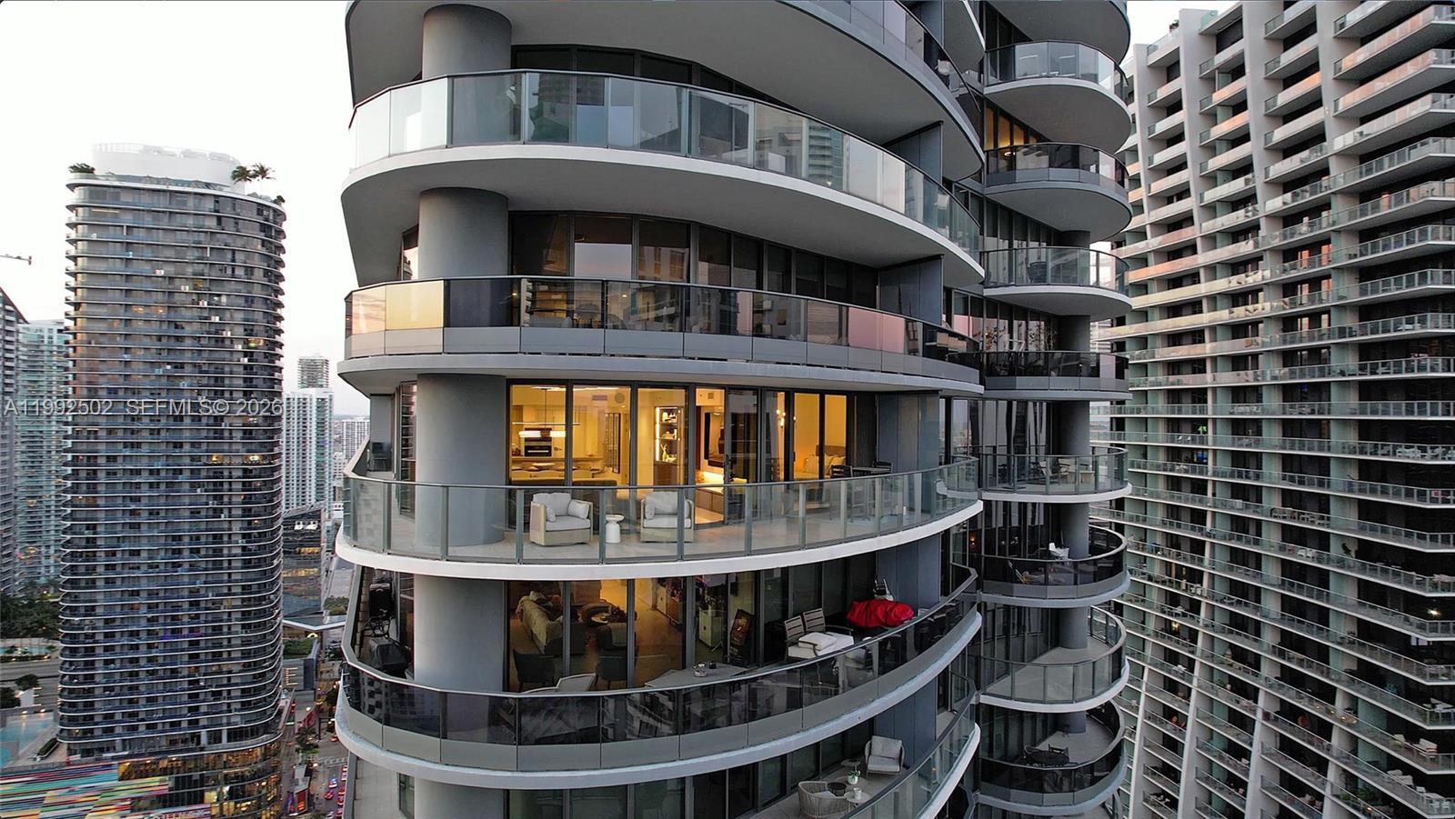 1000 Brickell Plz #3702 Miami, FL 33131