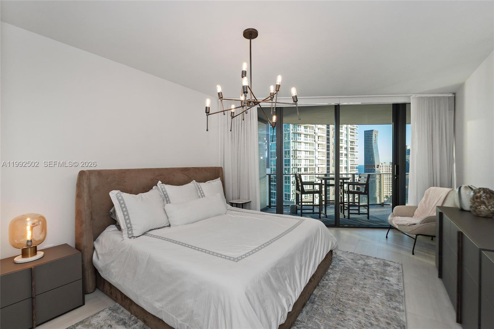 1000 Brickell Plz #3702 Miami, FL 33131