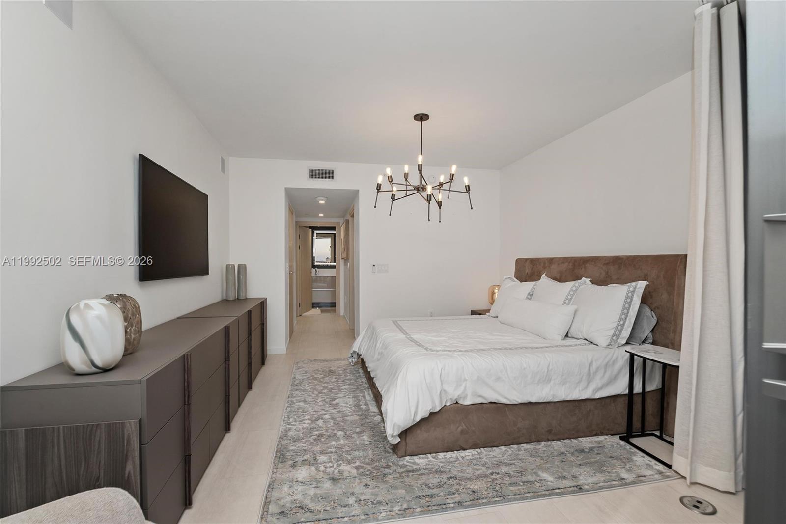 1000 Brickell Plz #3702 Miami, FL 33131