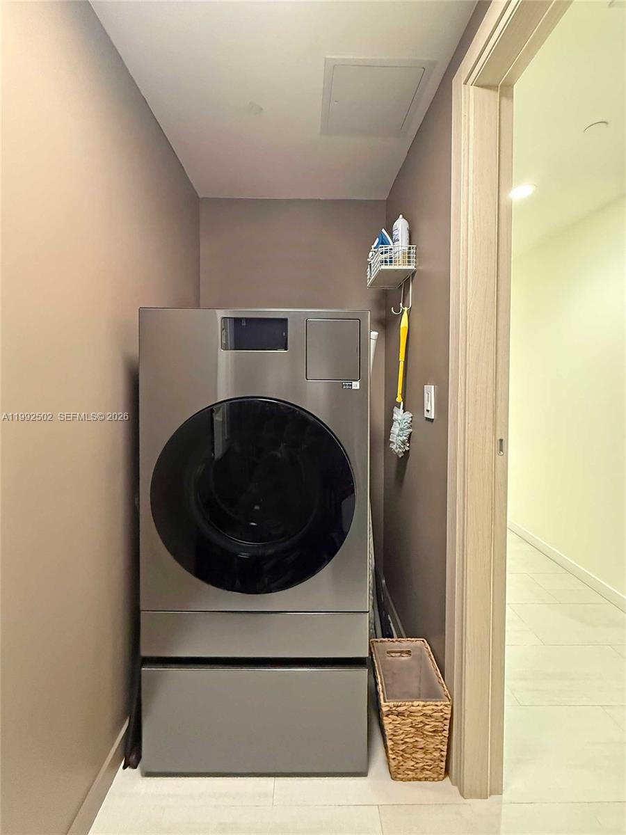 1000 Brickell Plz #3702 Miami, FL 33131