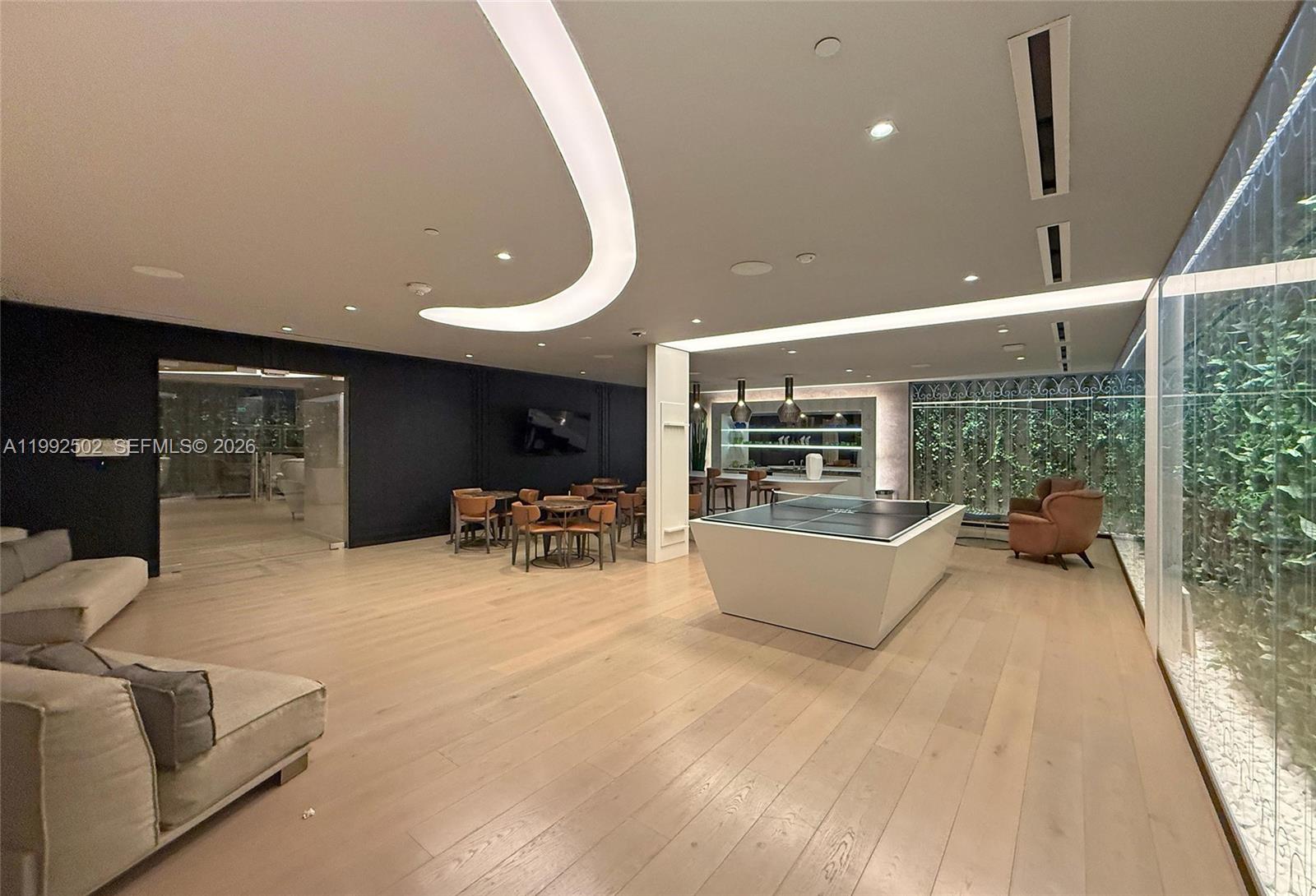 1000 Brickell Plz #3702 Miami, FL 33131