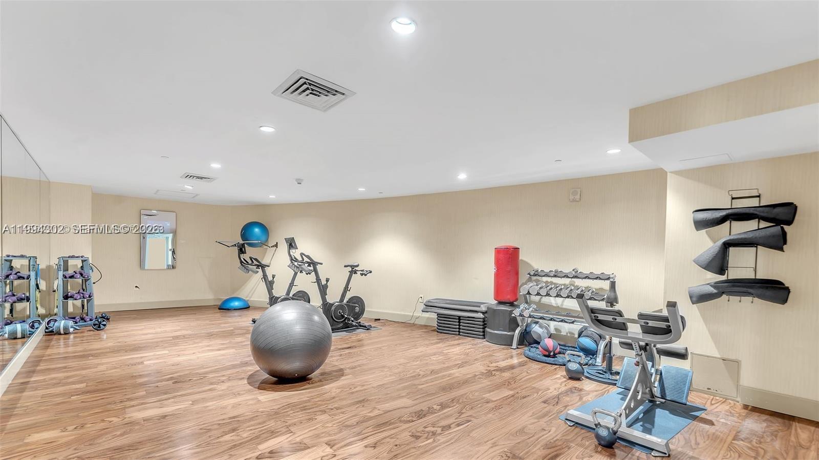 50 Biscayne Blvd #508 Miami, FL 33132