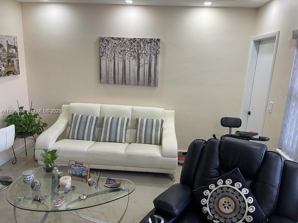 3200 NE 7th Ct #306C Pompano Beach, FL 33062