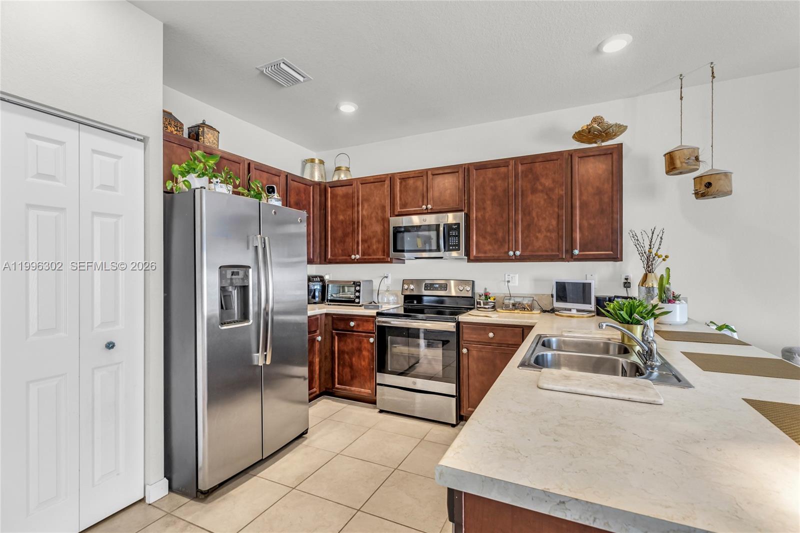 3392 W 105th Ter Hialeah, FL 33018