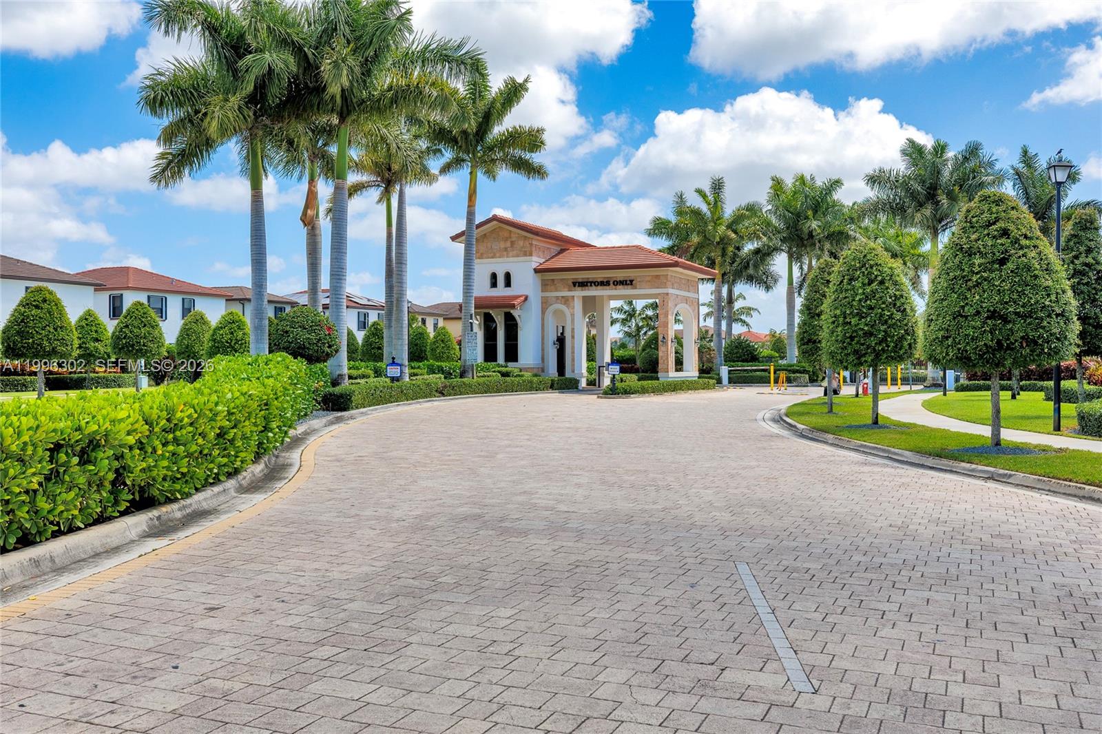 3392 W 105th Ter Hialeah, FL 33018