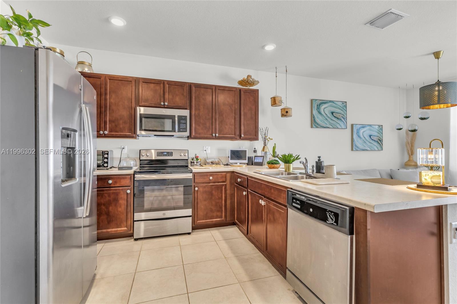 3392 W 105th Ter Hialeah, FL 33018