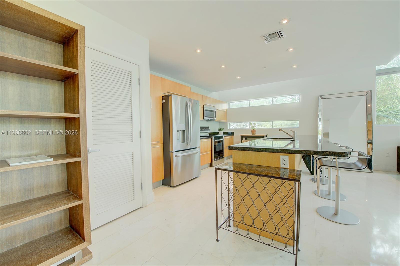 1577 Bay Rd #201 Miami Beach, FL 33139