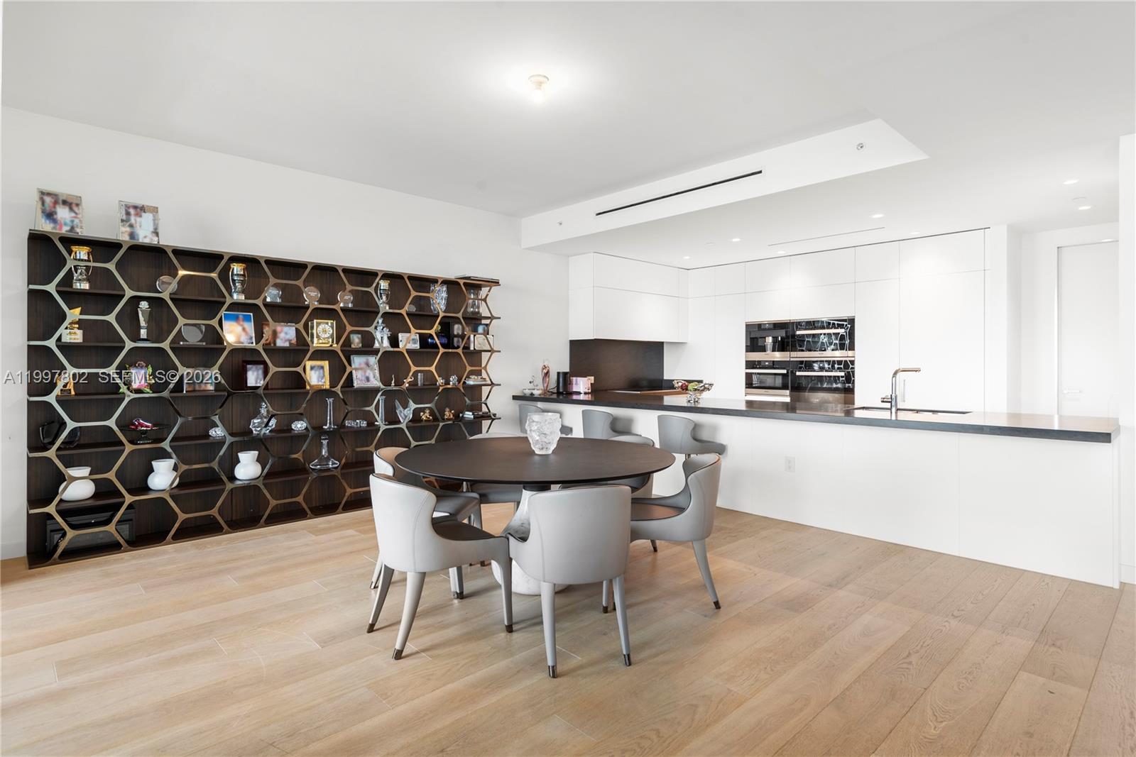 6882 Fisher Is Dr #6882 Miami Beach, FL 33109