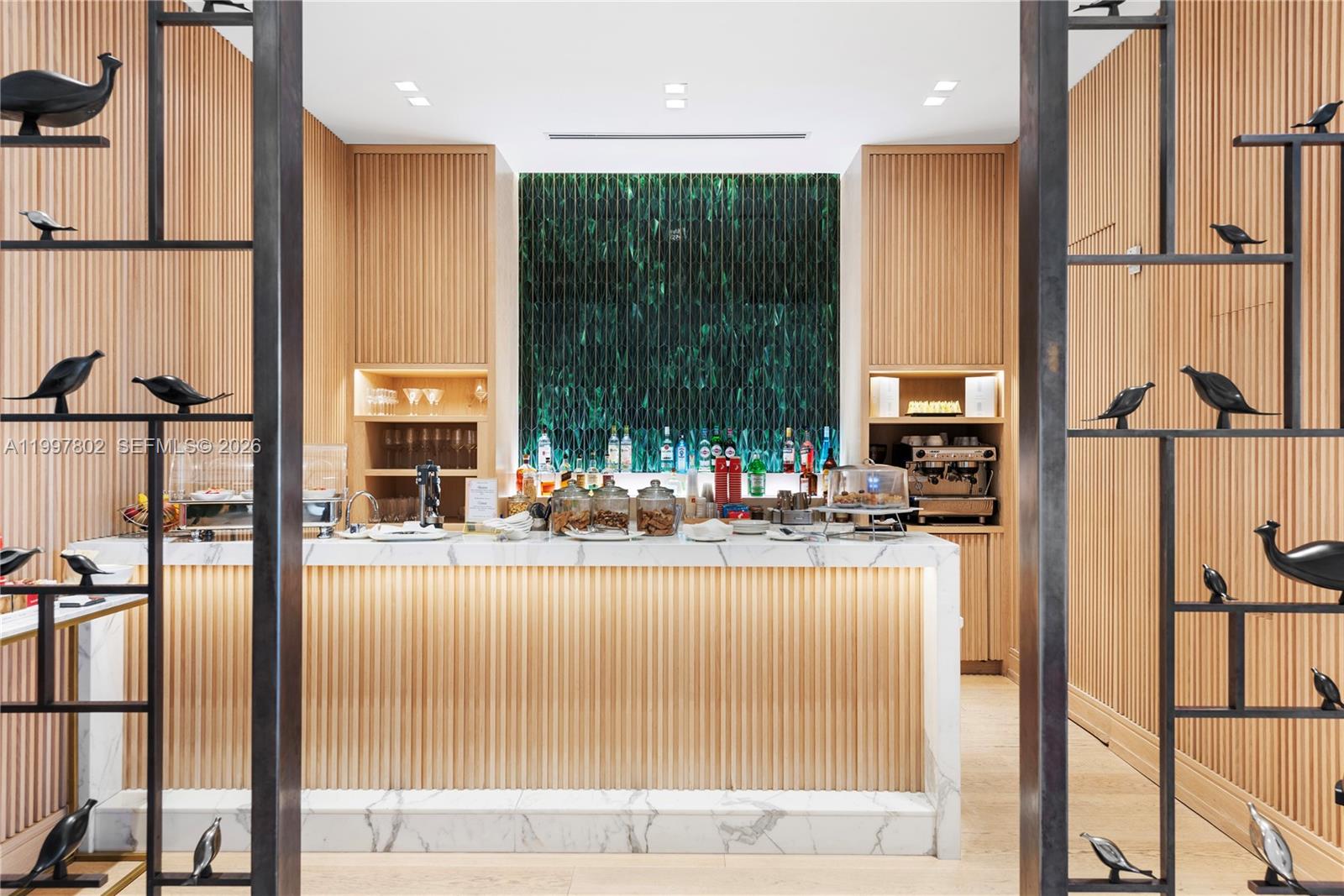 6882 Fisher Is Dr #6882 Miami Beach, FL 33109