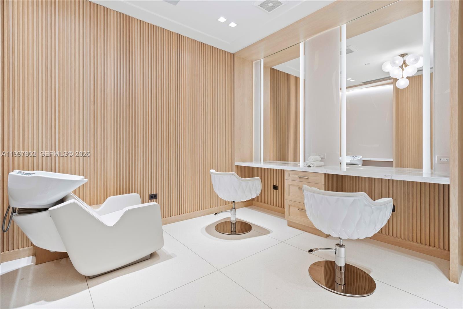 6882 Fisher Is Dr #6882 Miami Beach, FL 33109