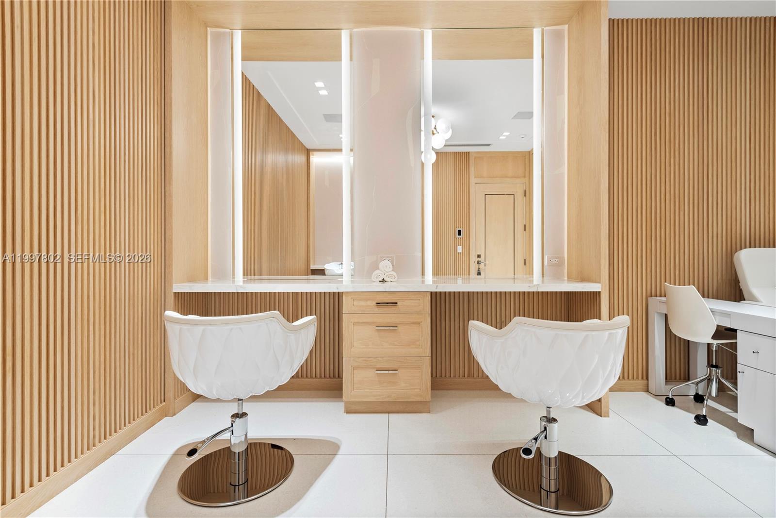 6882 Fisher Is Dr #6882 Miami Beach, FL 33109