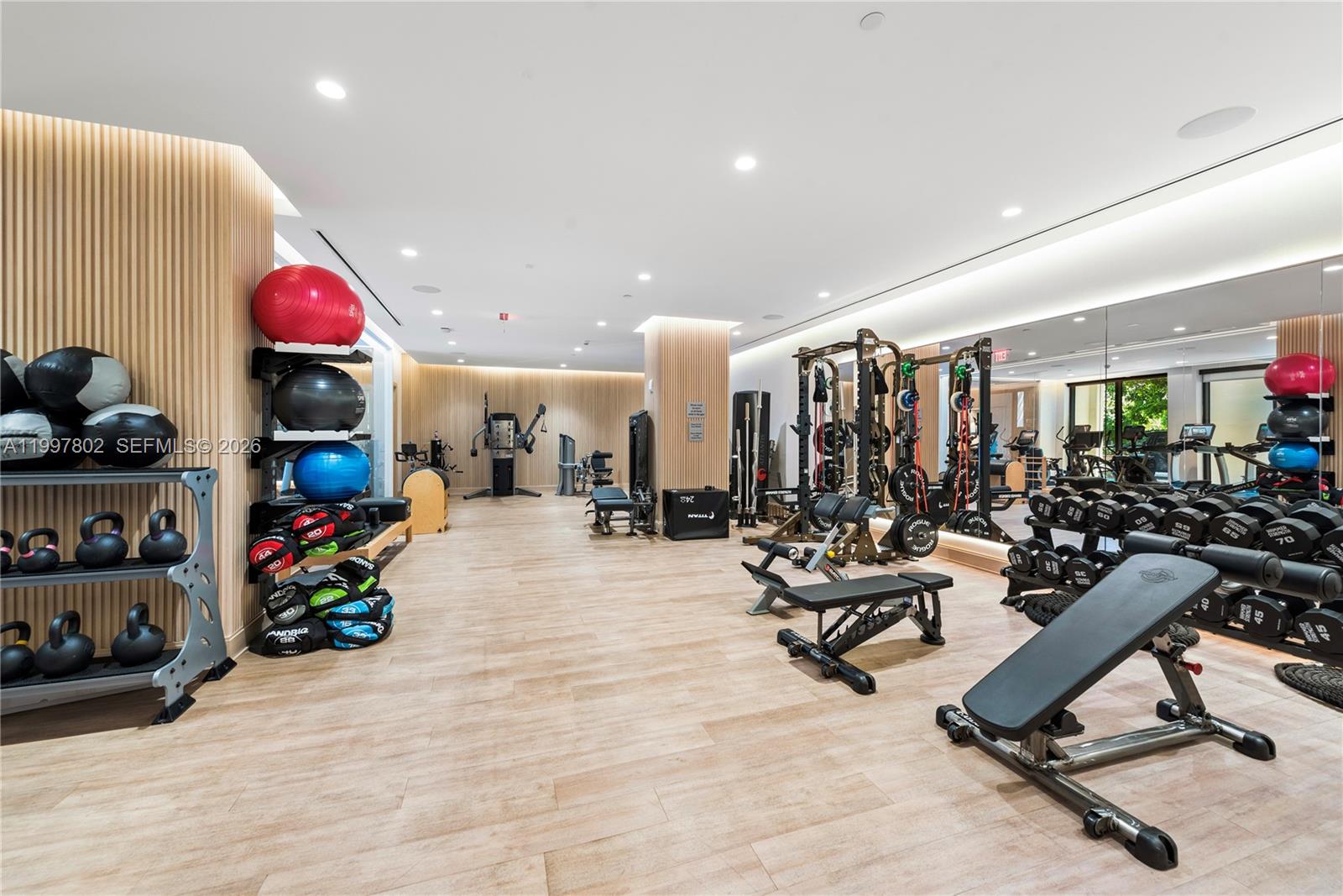 6882 Fisher Is Dr #6882 Miami Beach, FL 33109