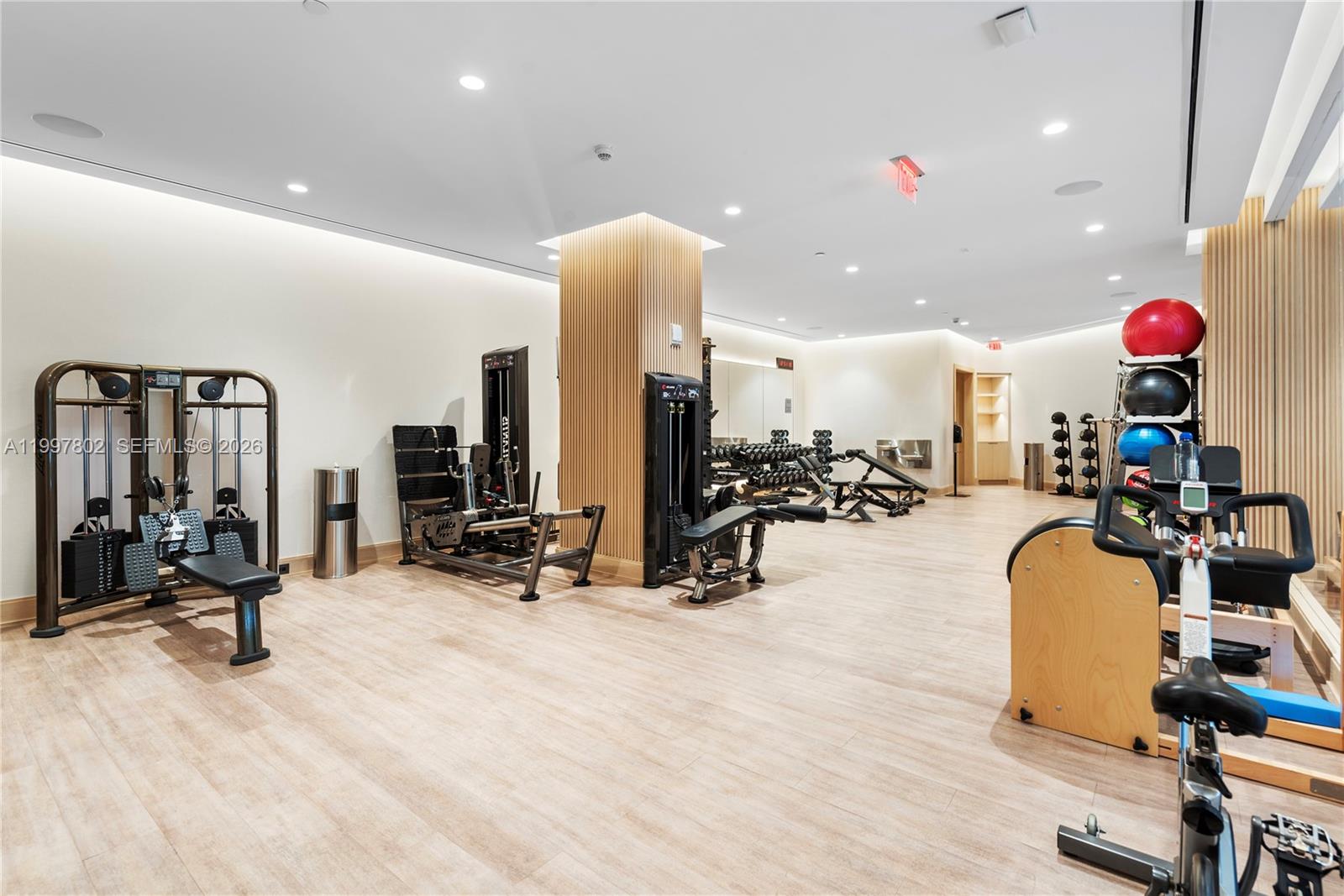 6882 Fisher Is Dr #6882 Miami Beach, FL 33109