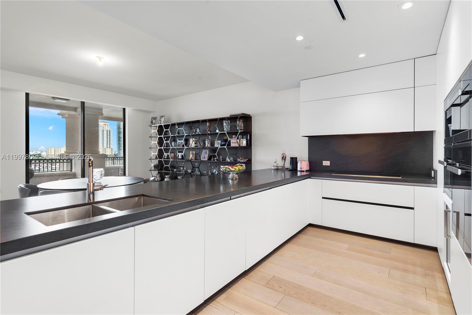 6882 Fisher Is Dr #6882 Miami Beach, FL 33109