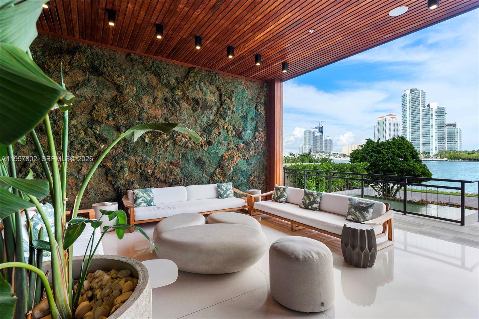 6882 Fisher Is Dr #6882 Miami Beach, FL 33109