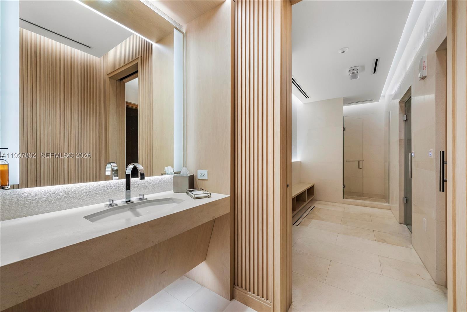 6882 Fisher Is Dr #6882 Miami Beach, FL 33109