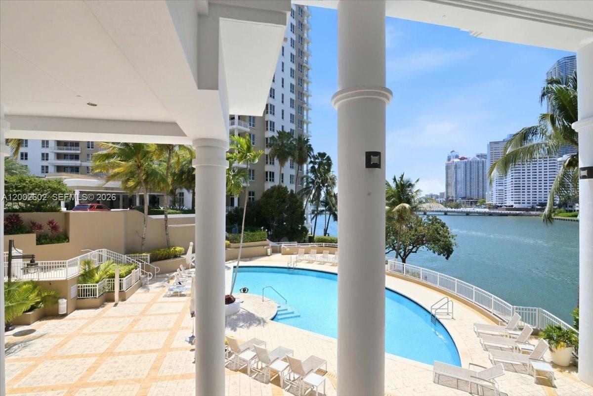 image Courts Brickell Key45