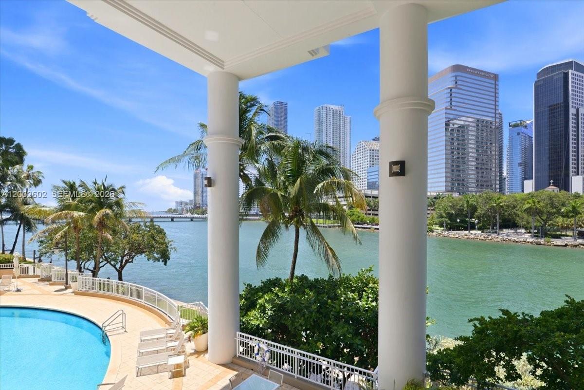 image Courts Brickell Key48