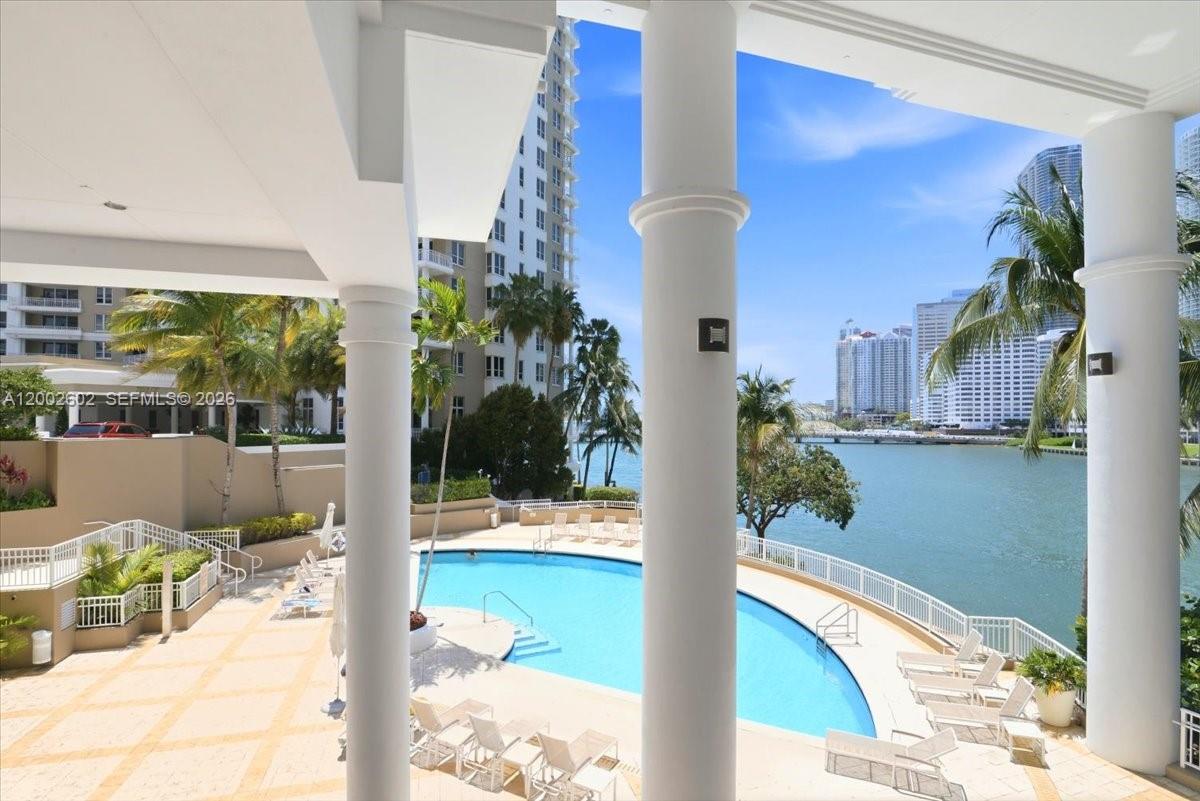 image Courts Brickell Key50