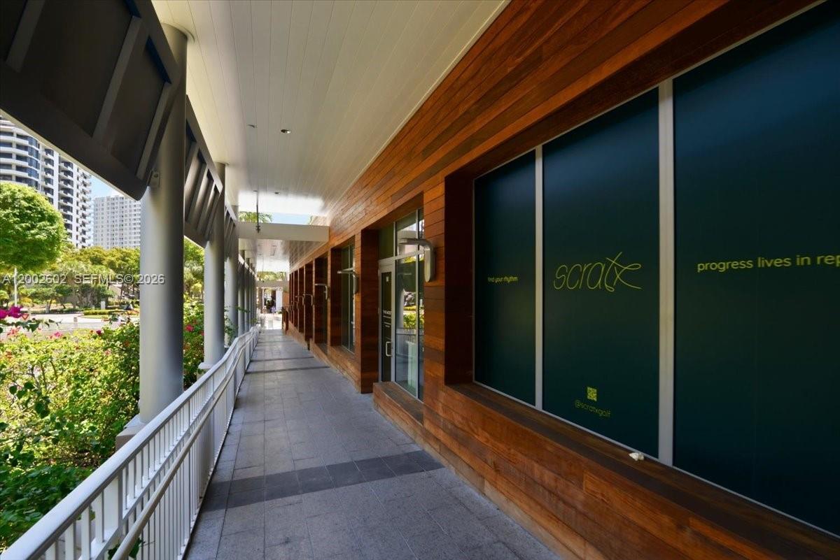 image Courts Brickell Key79
