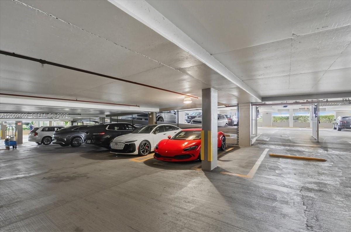 image Courts Brickell Key84