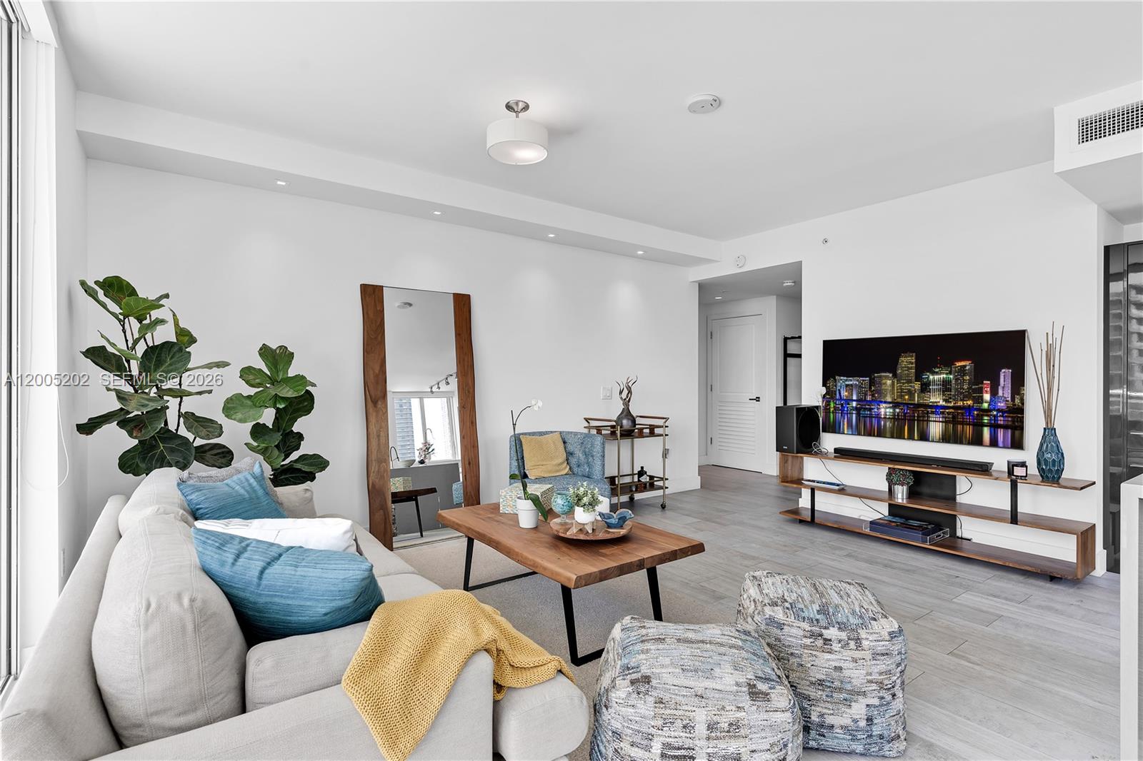 1080 Brickell Ave #2601 Miami, FL 33131