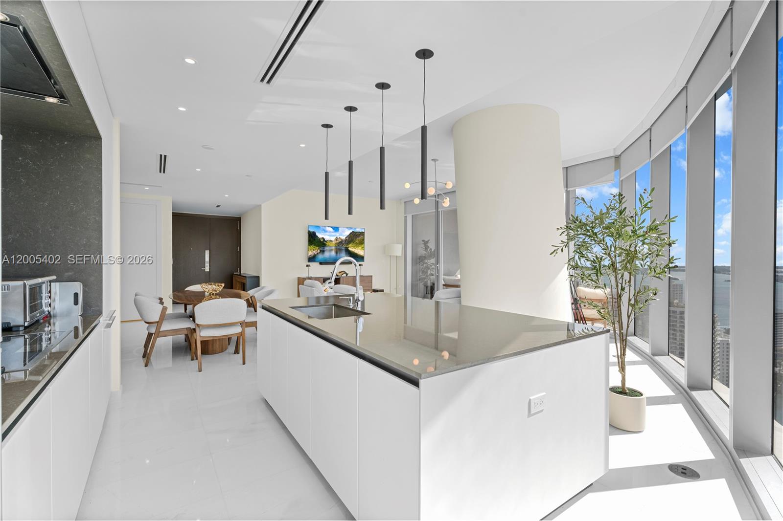 300 Biscayne Blvd Way #4007W Miami, FL 33131