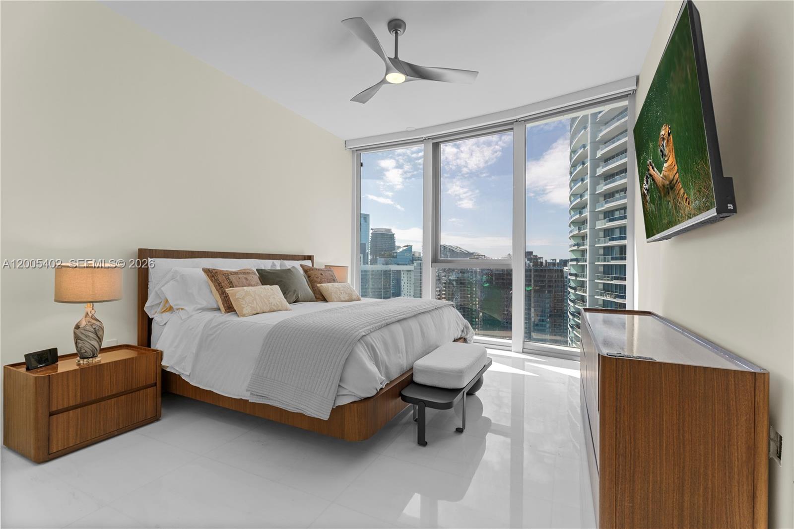 300 Biscayne Blvd Way #4007W Miami, FL 33131