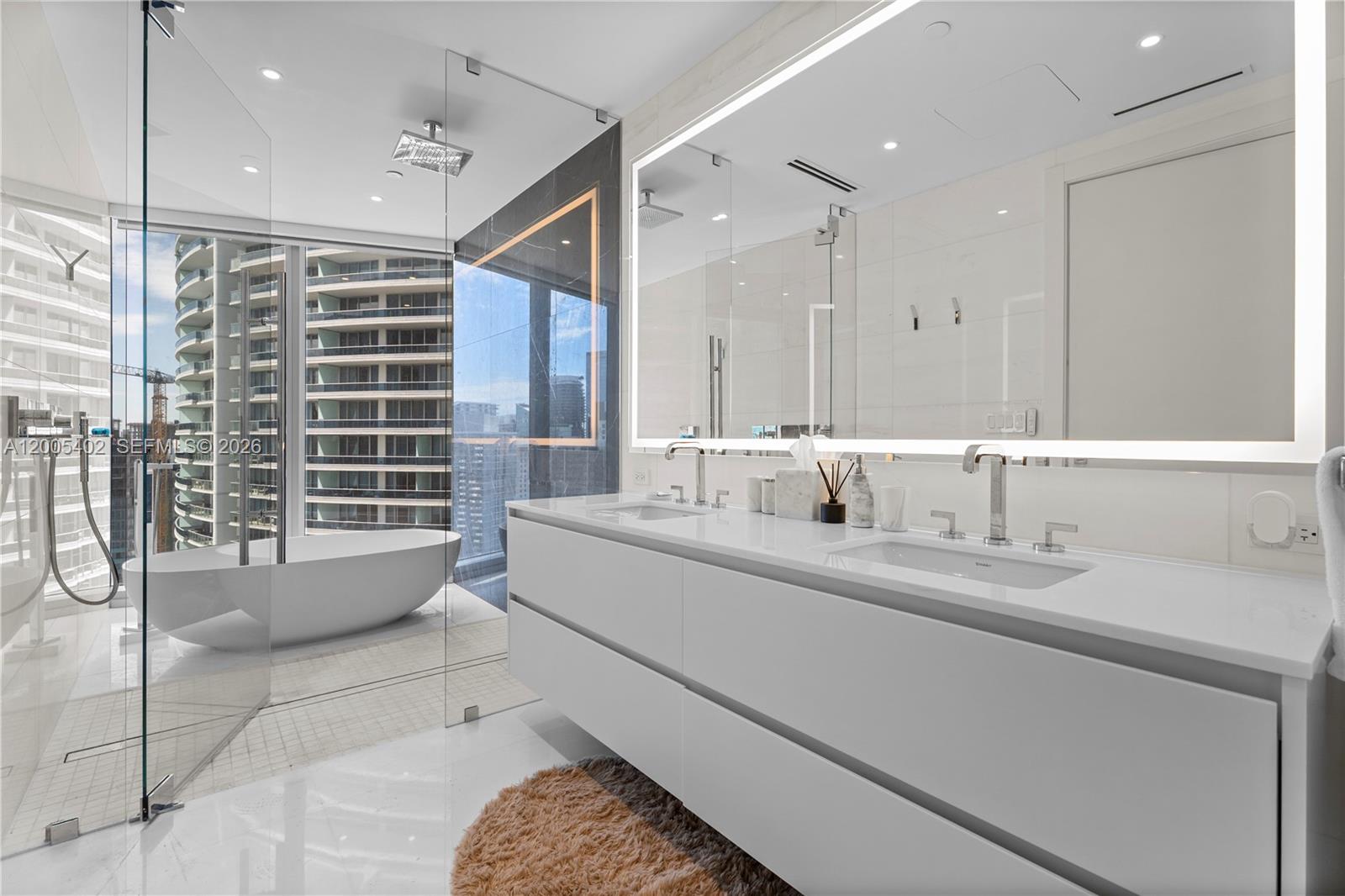 300 Biscayne Blvd Way #4007W Miami, FL 33131