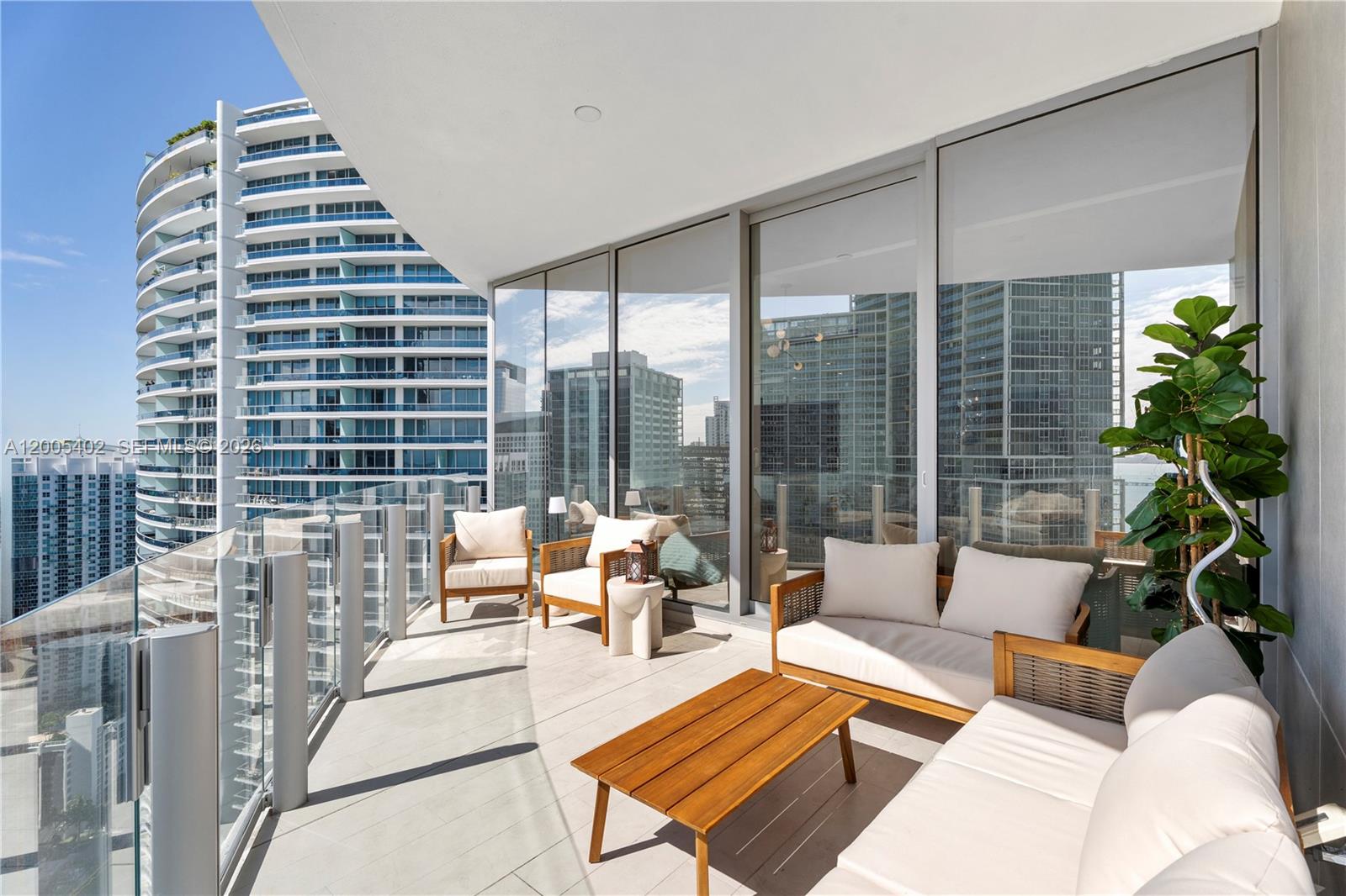 300 Biscayne Blvd Way #4007W Miami, FL 33131