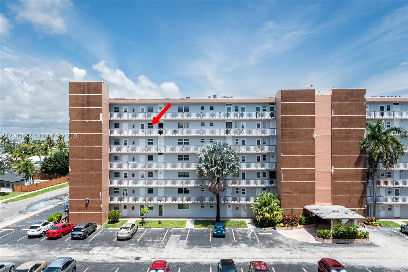 610 NE 12th Ave #602