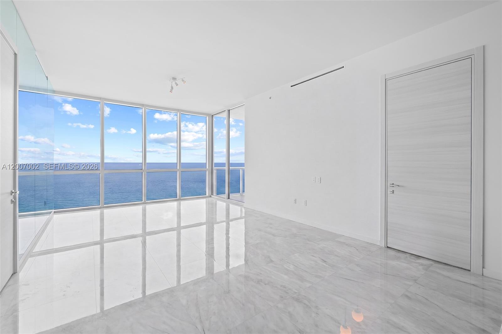 100 S Pointe Dr #2107 Miami Beach, FL 33139